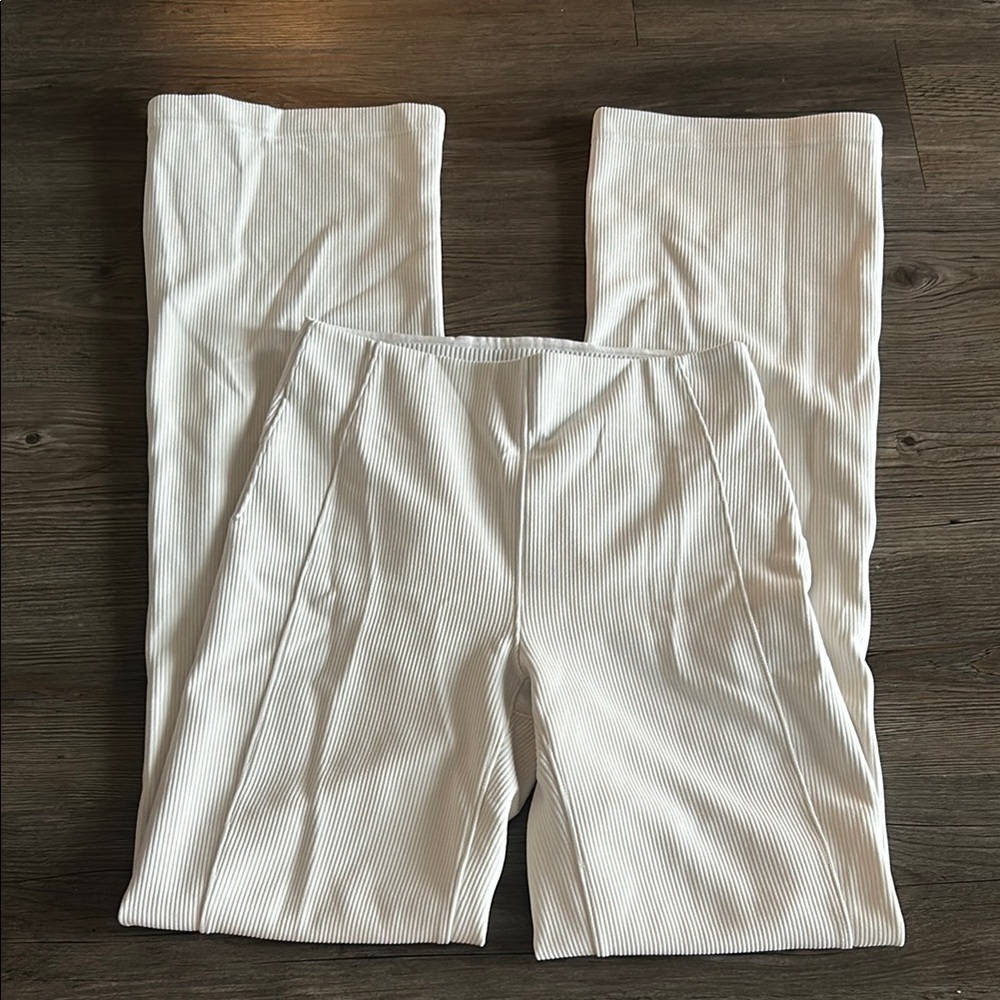 Lululemon Athletica Off-White Ribbed Flare Pant